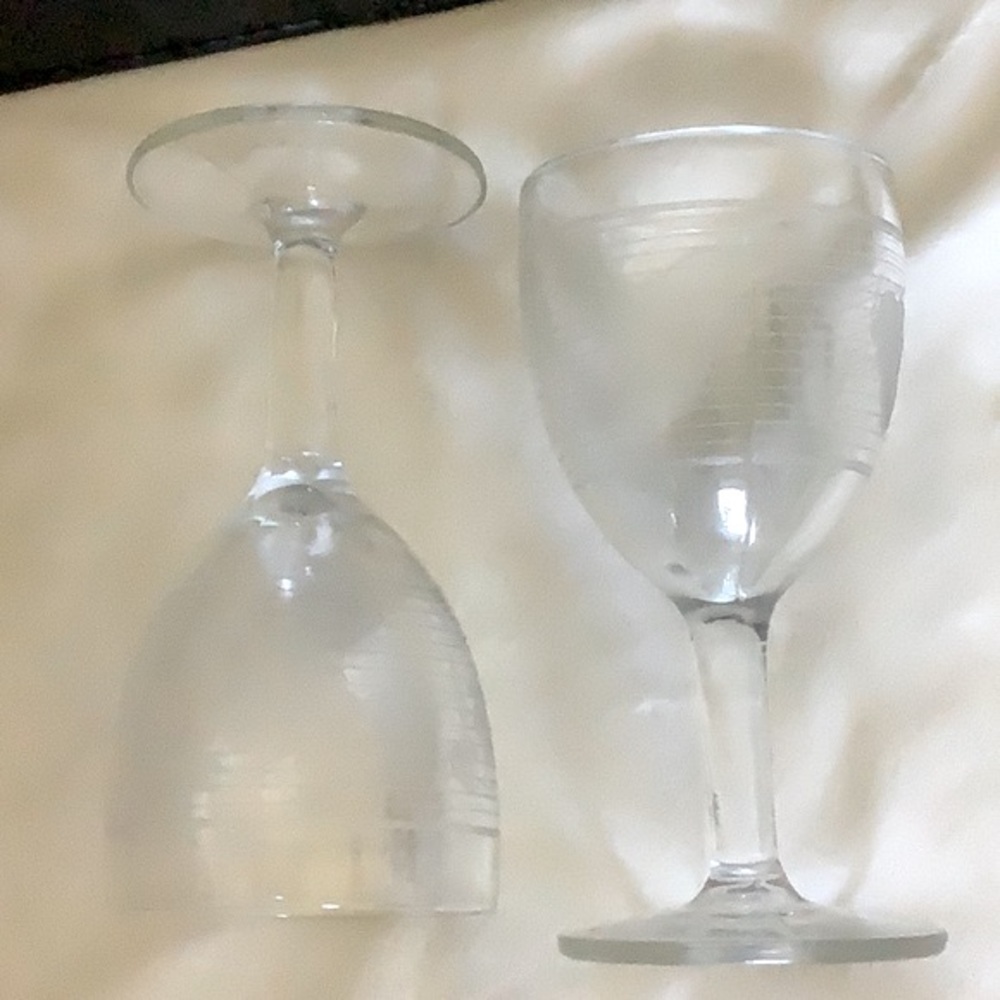 Vintage Depression Pressed Glass "Grape on Grid" Wine Cordial Stem Glasses (2) - Picture 6 of 7